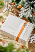 Load image into Gallery viewer, White Christmas Tea and Candle Gift Set 白色聖誕蠟燭禮盒 - MoreTea Hong Kong
